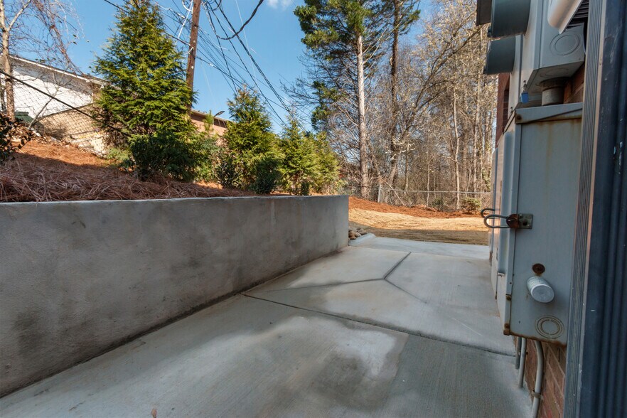 More Photos Of 2998 Panola Rd, Lithonia Medical For Lease