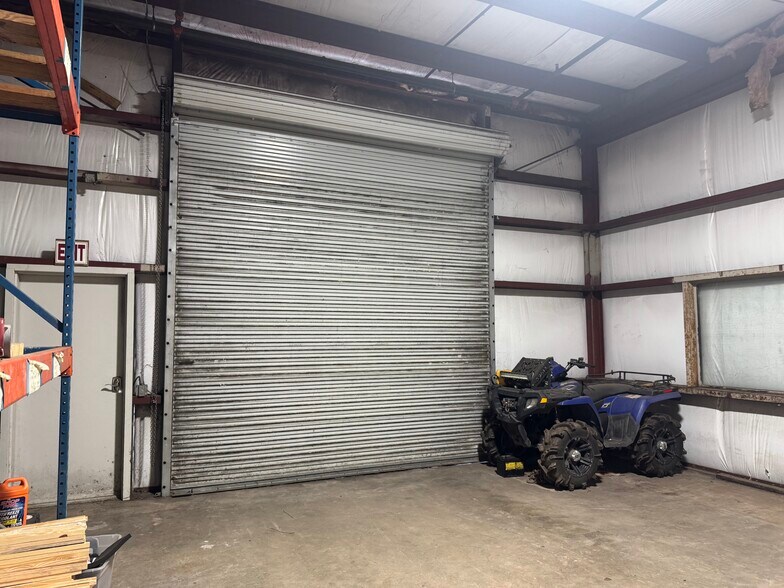 More Photos Of 205 Edgar St, Atlantic Beach Warehouse For Lease