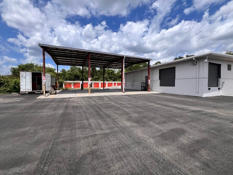 More Photos Of 5387 L B McLeod Rd, Orlando Warehouse For Lease