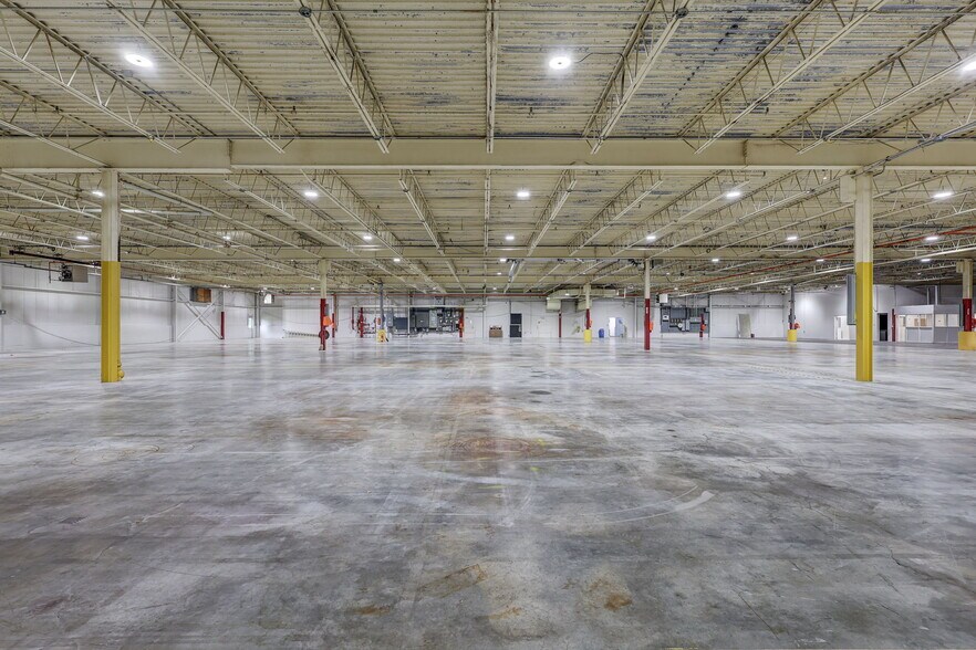 More Photos Of 620 Ireland Rd, Norfolk Manufacturing For Lease