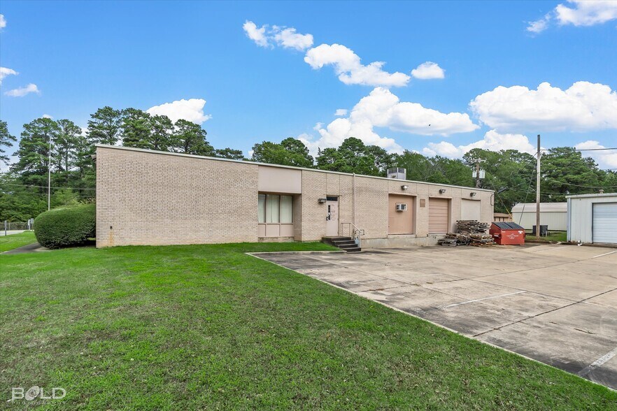 More Photos Of 523 Oxford Rd, Mansfield Office For Sale