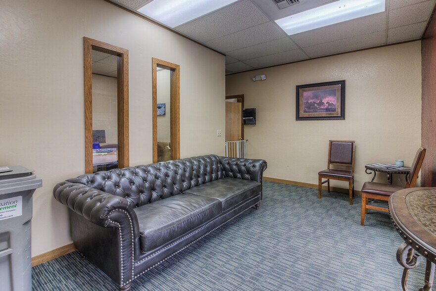 More Photos Of 304-308 N 3rd St, Yakima Office For Sale