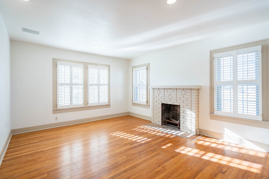 More Photos Of 1107 W Illinois Ave, Midland Office For Lease