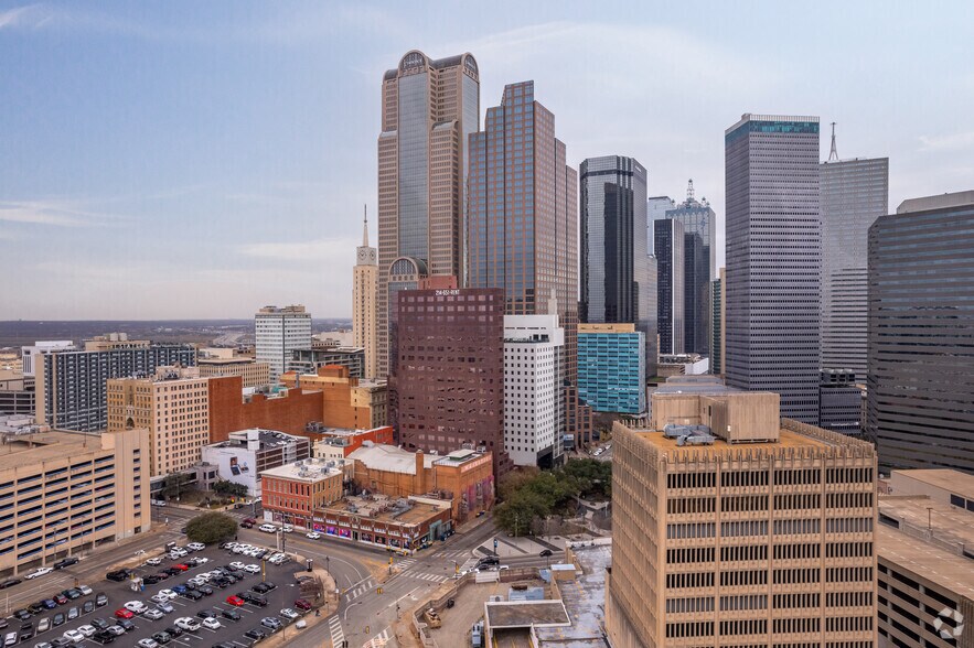 More Photos Of 1700 Pacific Ave, Dallas Office For Lease