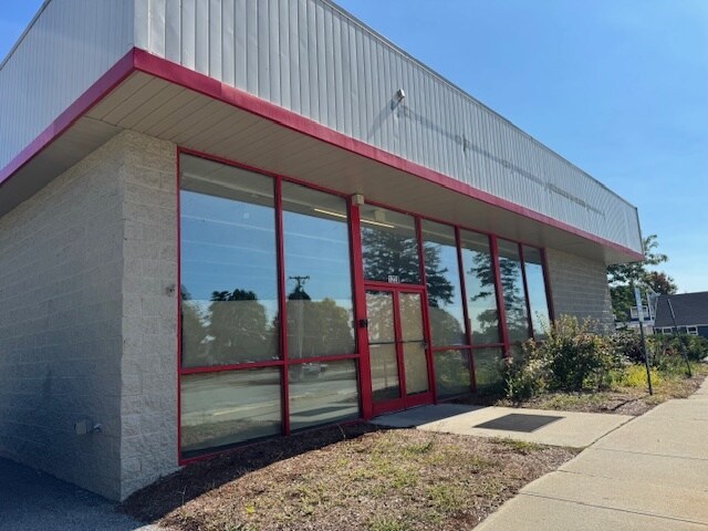 Primary Photo Of 1220 Shelburne Rd, South Burlington Freestanding For Lease