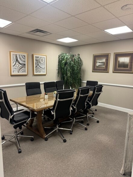 More Photos Of 2010 Limestone Rd, Wilmington Storefront Retail Office For Lease