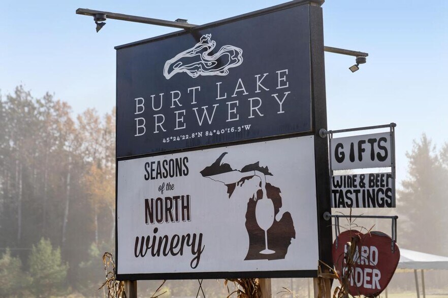 More Photos Of 9090 M-68, Alanson Storefront For Sale