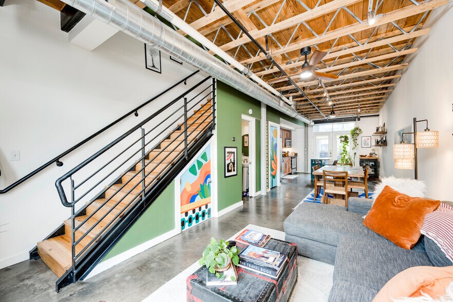 More Photos Of 1305 E 6th St, Austin Office For Lease