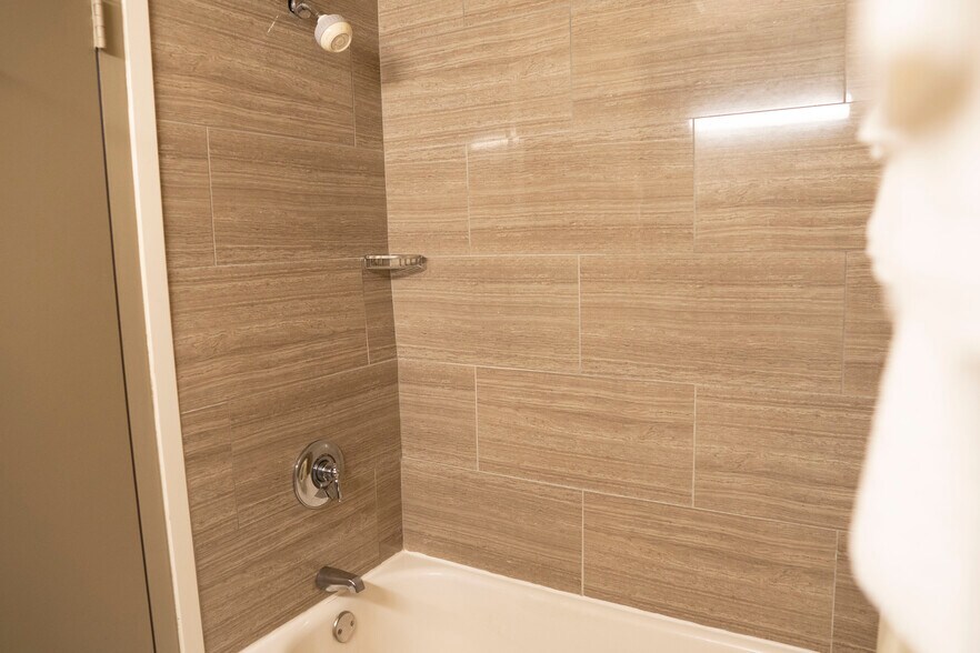 More Photos Of 1186 Worcester Rd, Framingham Hotel For Sale