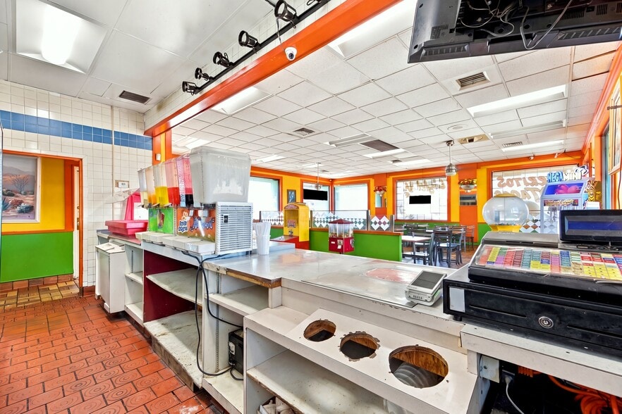 More Photos Of 5033 N 67th Ave, Glendale Fast Food For Sale