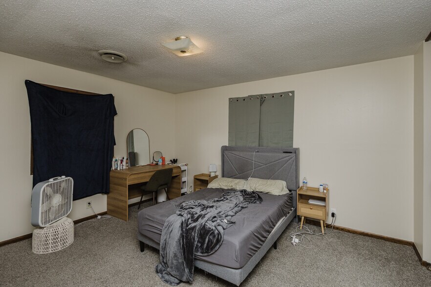 More Photos Of 3102 Sierra Pky, Hutchinson Apartments For Sale