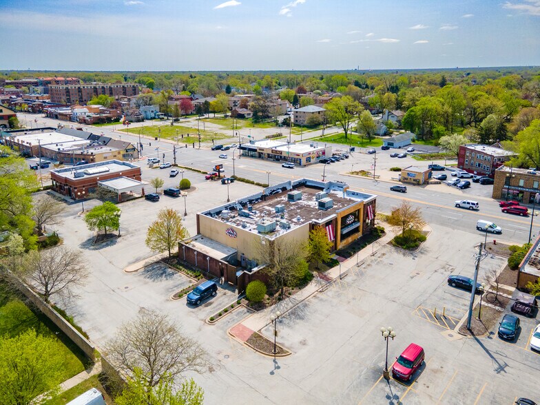 More Photos Of 5420 W 95th St, Oak Lawn Restaurant For Lease