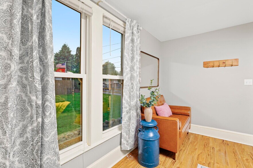 More Photos Of 100 S Railroad Ave, Damascus Apartments For Sale