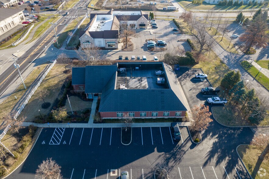 More Photos Of 379 W Olentangy St, Powell Coworking Space