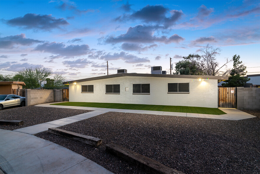 Primary Photo Of 914 S Kenwood Cir, Tempe Apartments For Sale