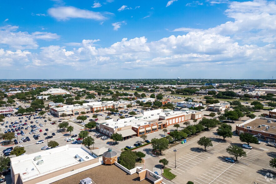 More Photos Of 1901-1941 SE Preston Rd, Plano Unknown For Lease