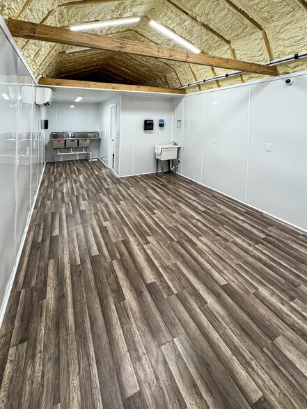 More Photos Of 1310 Highway 96 S, Silsbee Flex For Sale