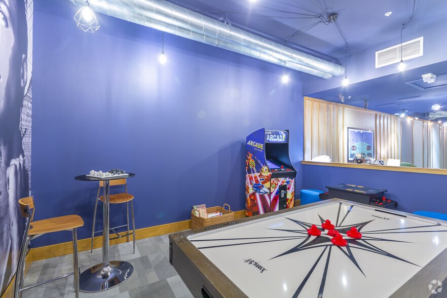 More Photos Of 1110 F St, San Diego Apartments For Lease