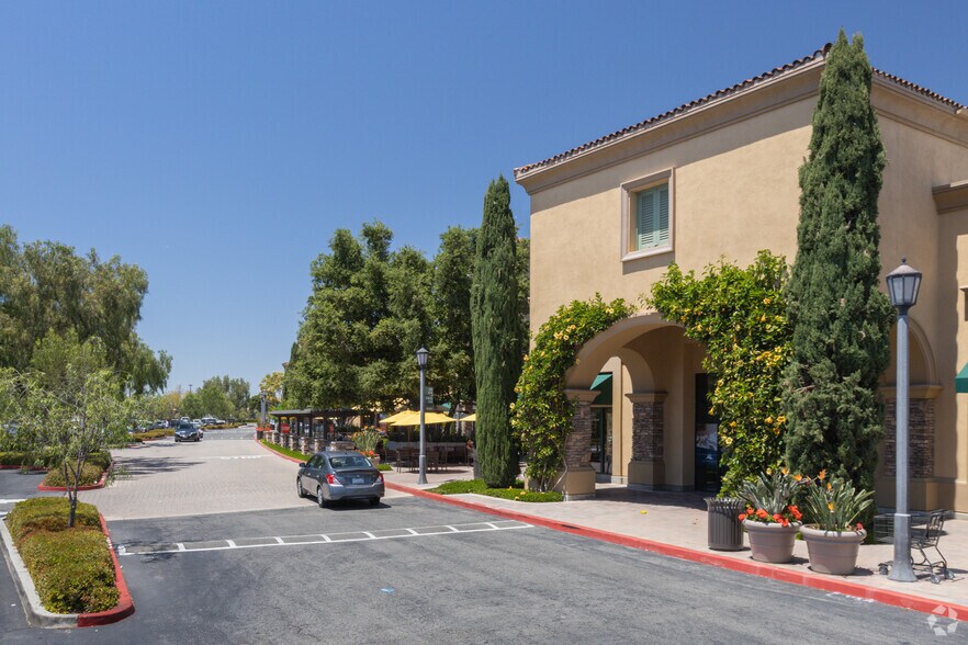 More Photos Of 5521-5715 Alton Pky, Irvine General Retail For Lease