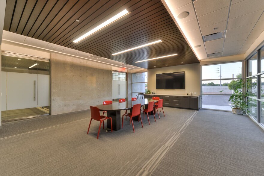 More Photos Of 4611 Centerview, San Antonio Medical For Sale