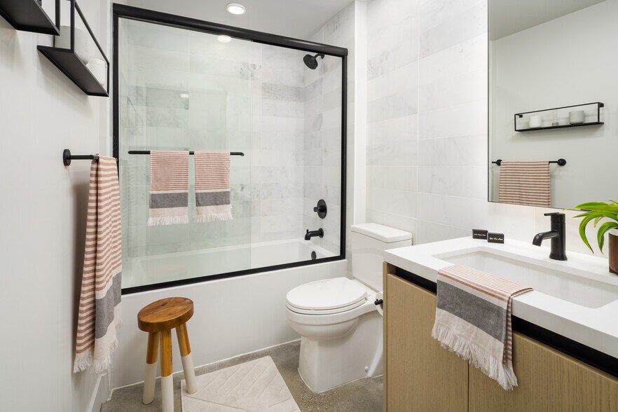 More Photos Of 3675 Dunn Dr, Los Angeles Apartments For Sale