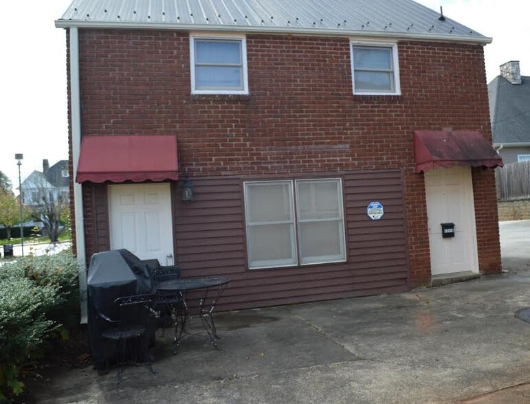 More Photos Of 121 W Center St, Lexington Office Residential For Sale