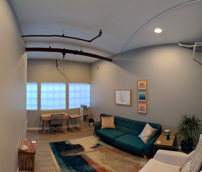 More Photos Of 11712 Moorpark St, Studio City Loft Creative Space For Lease