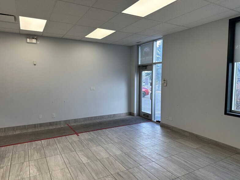 More Photos Of 3809 9th St SE, Calgary Warehouse For Lease