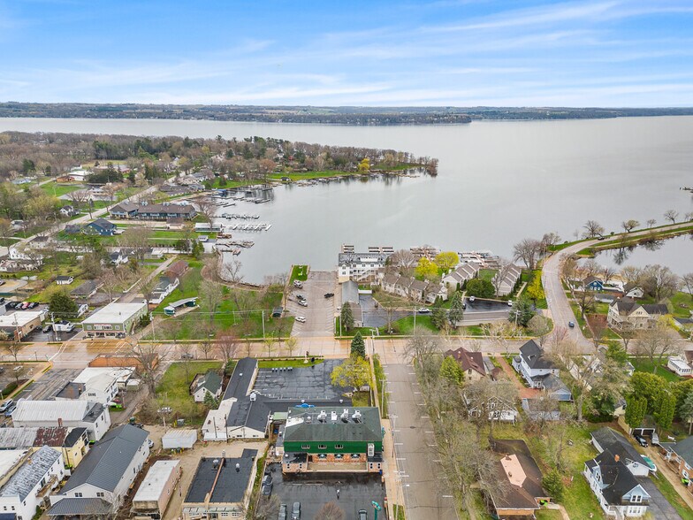 More Photos Of 488 South St, Green Lake Hotel For Sale
