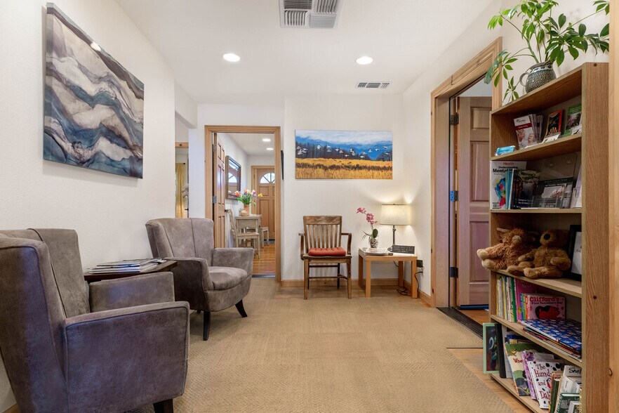 More Photos Of 825 Zion St, Nevada City Office For Sale