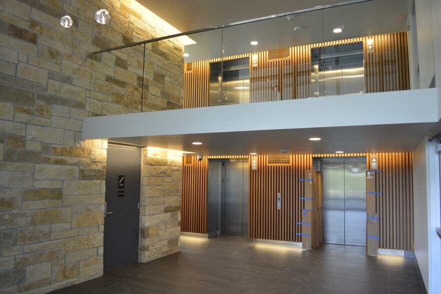 More Photos Of 6001 Bold Ruler Way, Austin Office For Sale