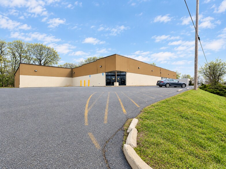 Primary Photo Of 1025 N Pearl St, Bridgeton Storefront For Lease
