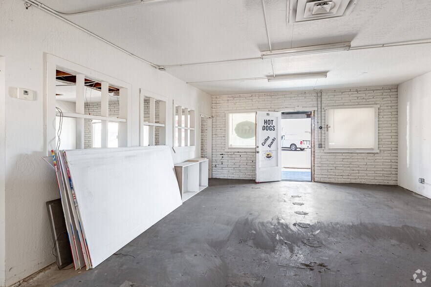 More Photos Of 300-350 W Apache Trl, Apache Junction Unknown For Lease