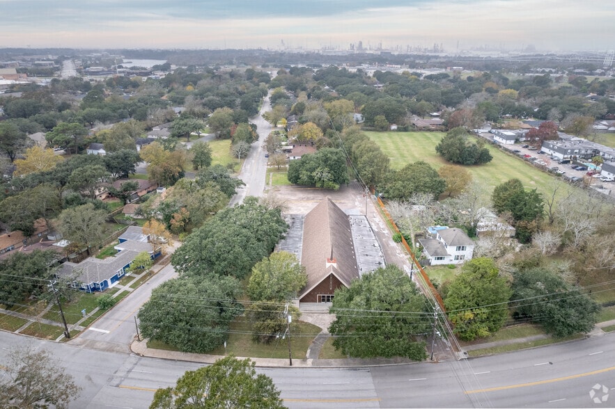 More Photos Of 701 N Pruett St, Baytown Religious Facility For Sale