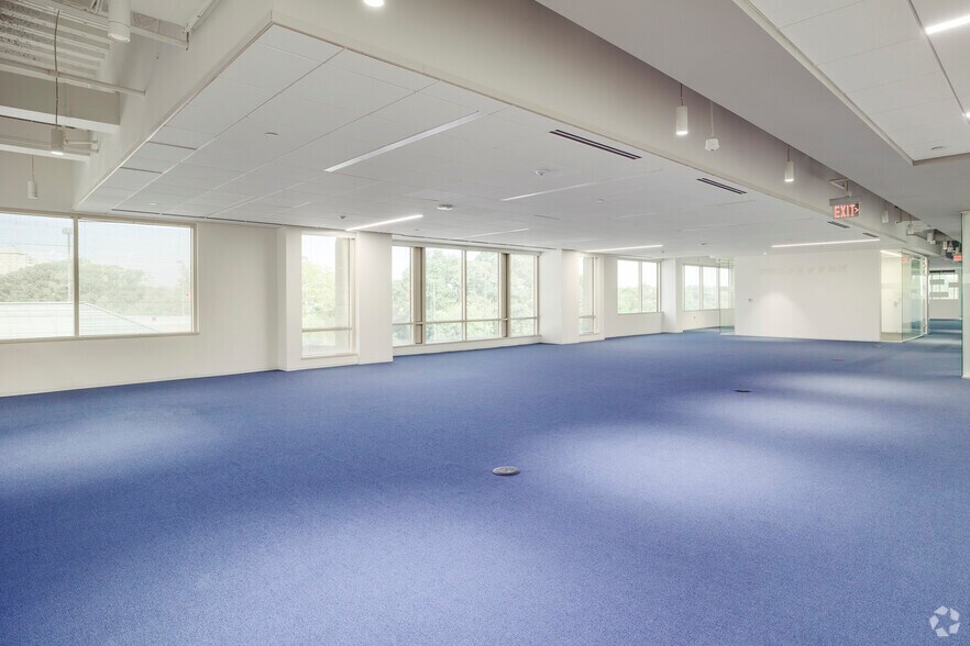 More Photos Of 11700 Plaza America Dr, Reston Unknown For Lease