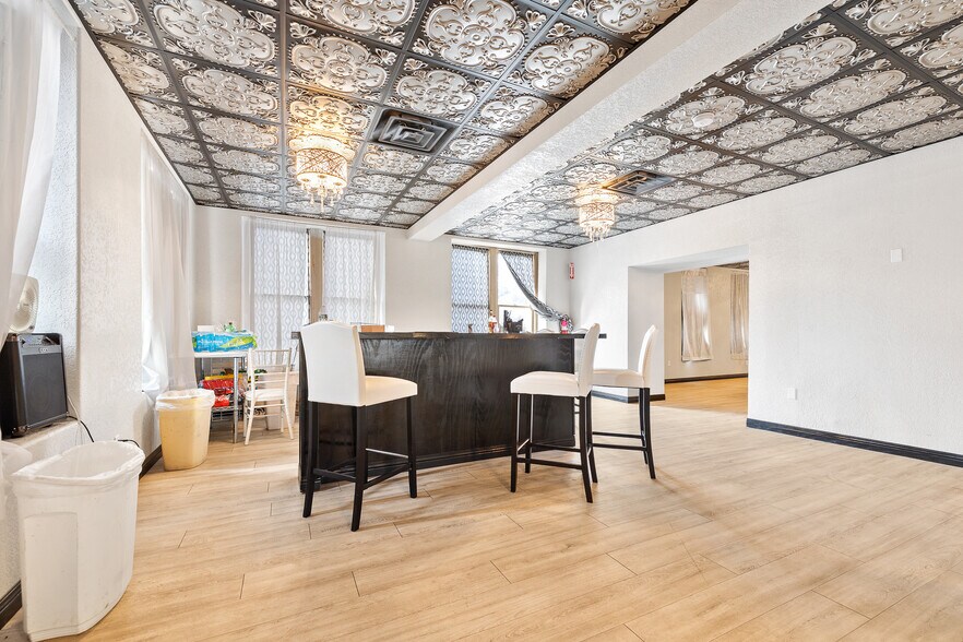More Photos Of 603 N River St, Hot Springs Hotel For Sale