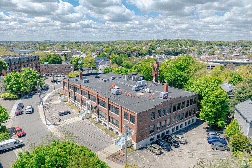 More Photos Of 80 Coolidge Hill Rd, Watertown Office For Lease