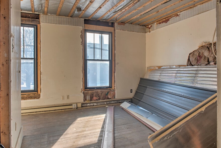 More Photos Of 130 Main St, Winchester Apartments For Sale