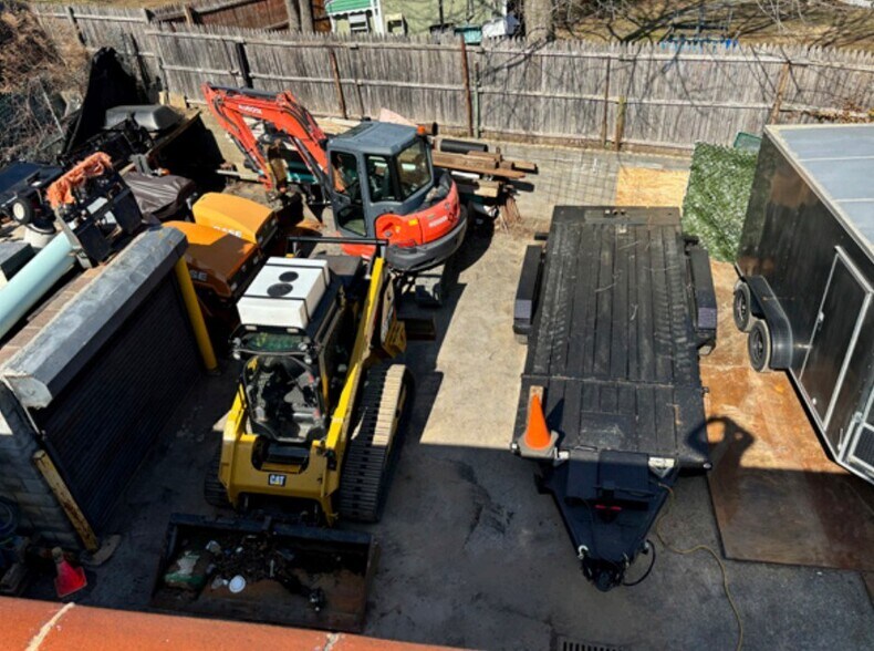 More Photos Of 117 Fulton St, White Plains Industrial For Sale