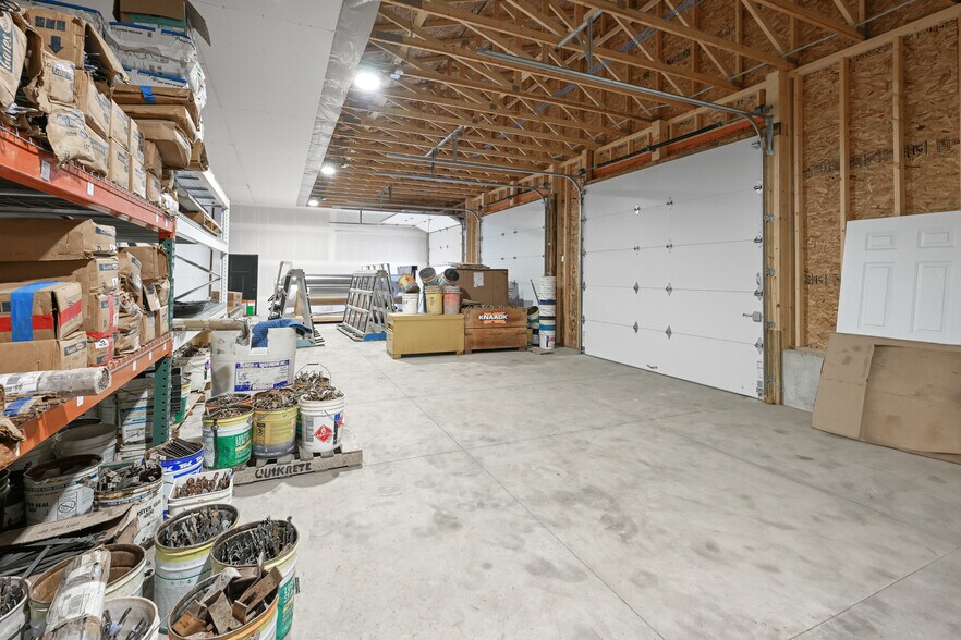 More Photos Of 3061 County Q rd, Nelsonville Flex For Sale