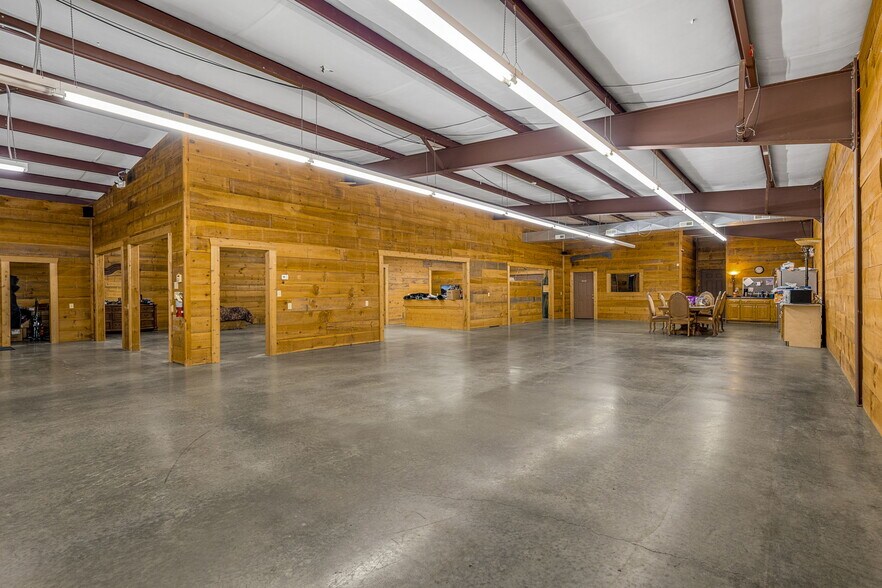 More Photos Of 405 Pearman Dairy Rd, Anderson Freestanding For Sale