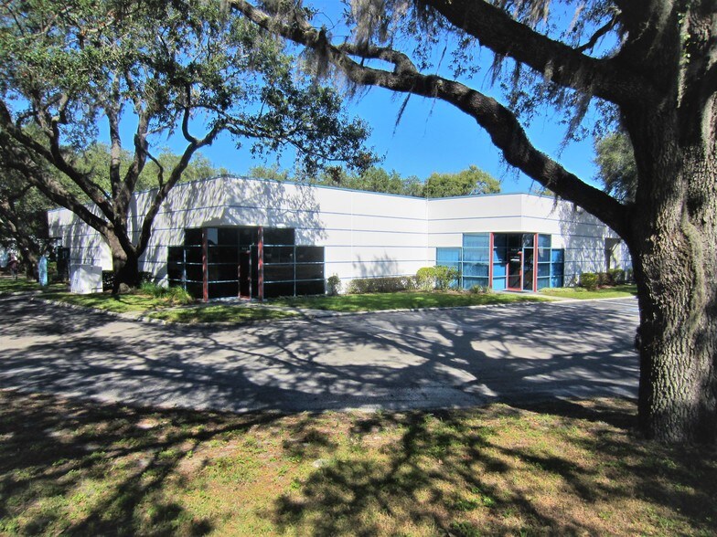 More Photos Of 6604 Harney Rd, Tampa Flex For Lease