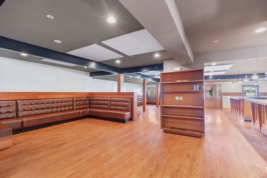 More Photos Of 78 Main St, Centerbrook Restaurant For Lease