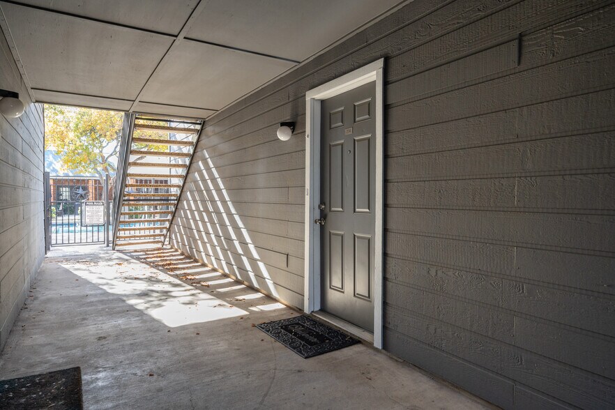 More Photos Of , Dallas Multifamily For Sale