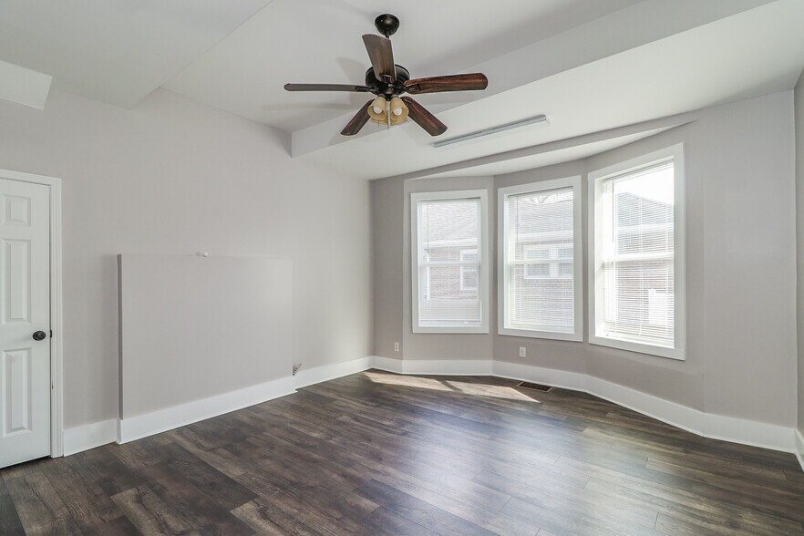 More Photos Of 104 W Candler St, Winder Medical For Sale