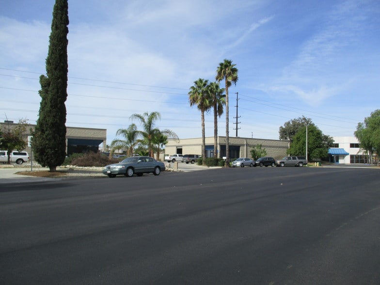 More Photos Of 6111 Quail Valley Ct, Riverside Warehouse For Lease