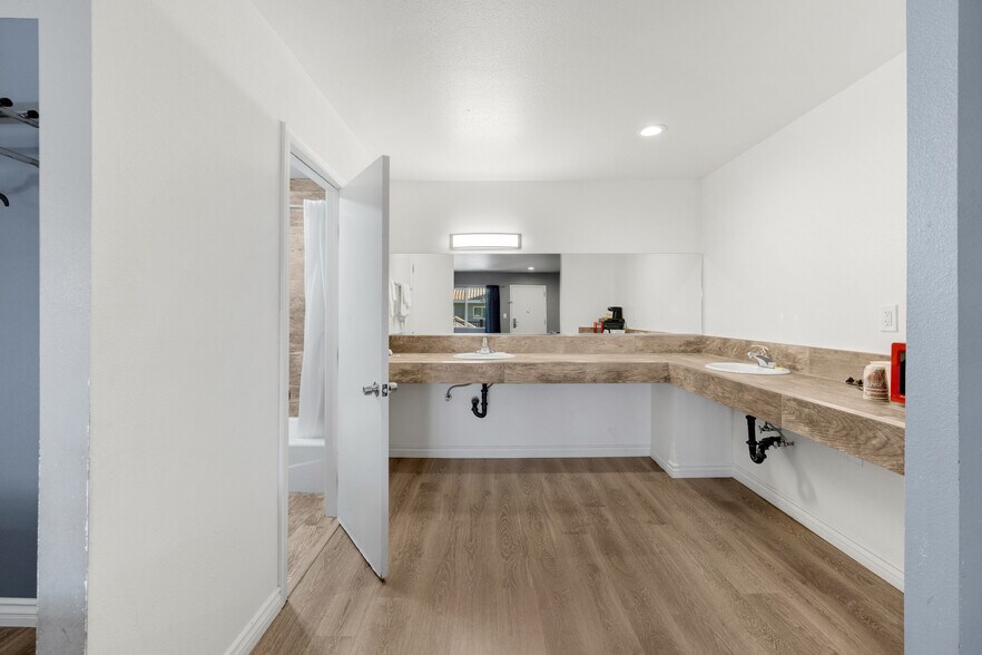 More Photos Of 2625 W Florida Ave, Hemet Hotel For Sale