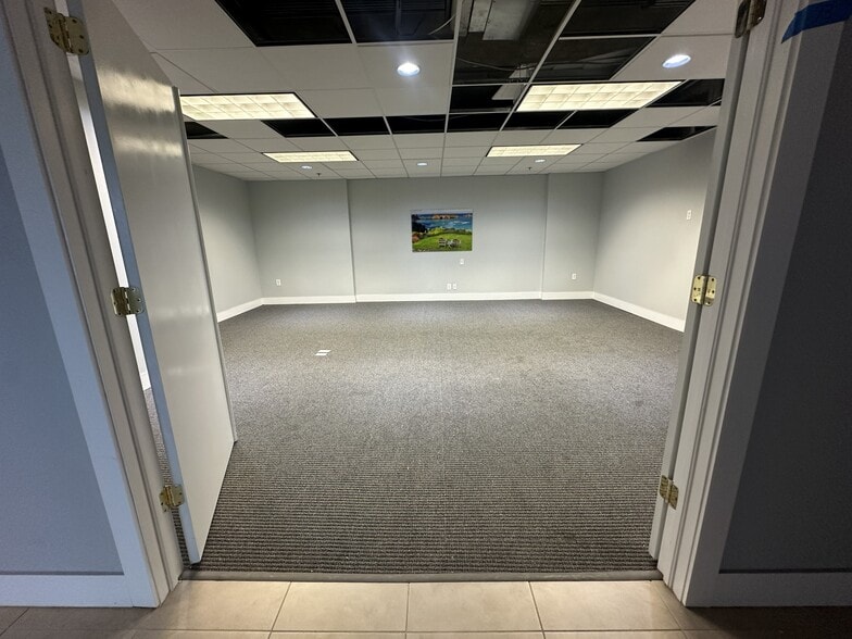 More Photos Of 2455 E Sunrise Blvd, Fort Lauderdale Loft Creative Space For Sale