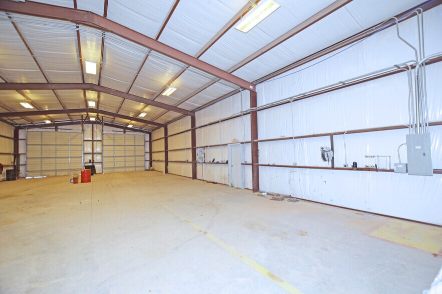 More Photos Of 10503 W County Rd 72, Midland Warehouse For Lease
