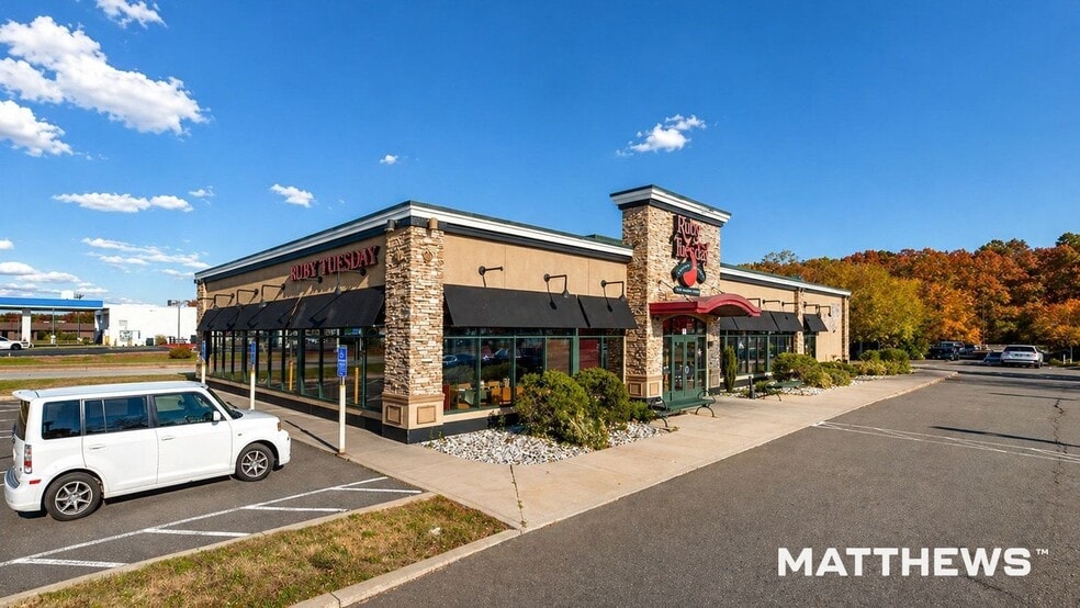 More Photos Of 101 Ella Grasso Tpke, Windsor Locks Restaurant For Sale